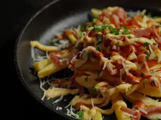 Картофель фри с топпингом